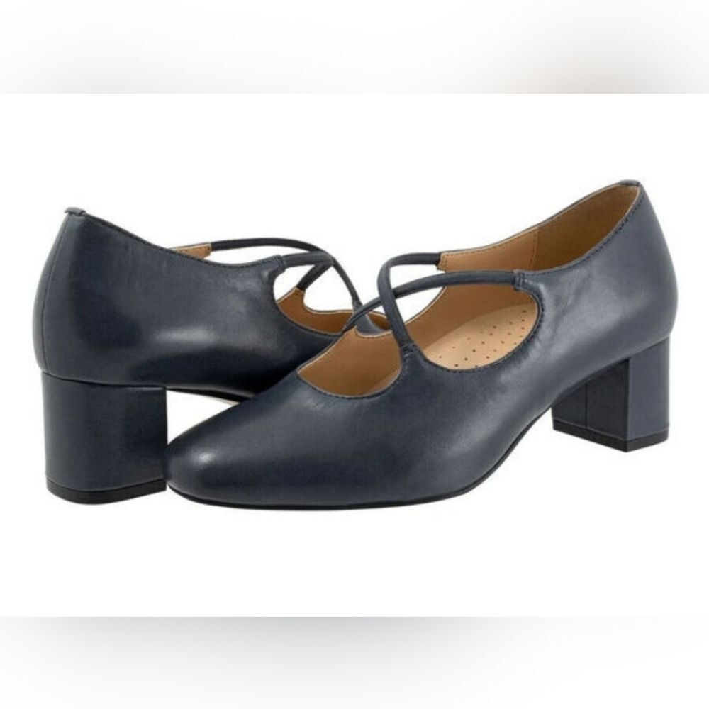 Trotters Demi High Pump Women's 8M Navy Leather Slip On Block Heel Shoes P78